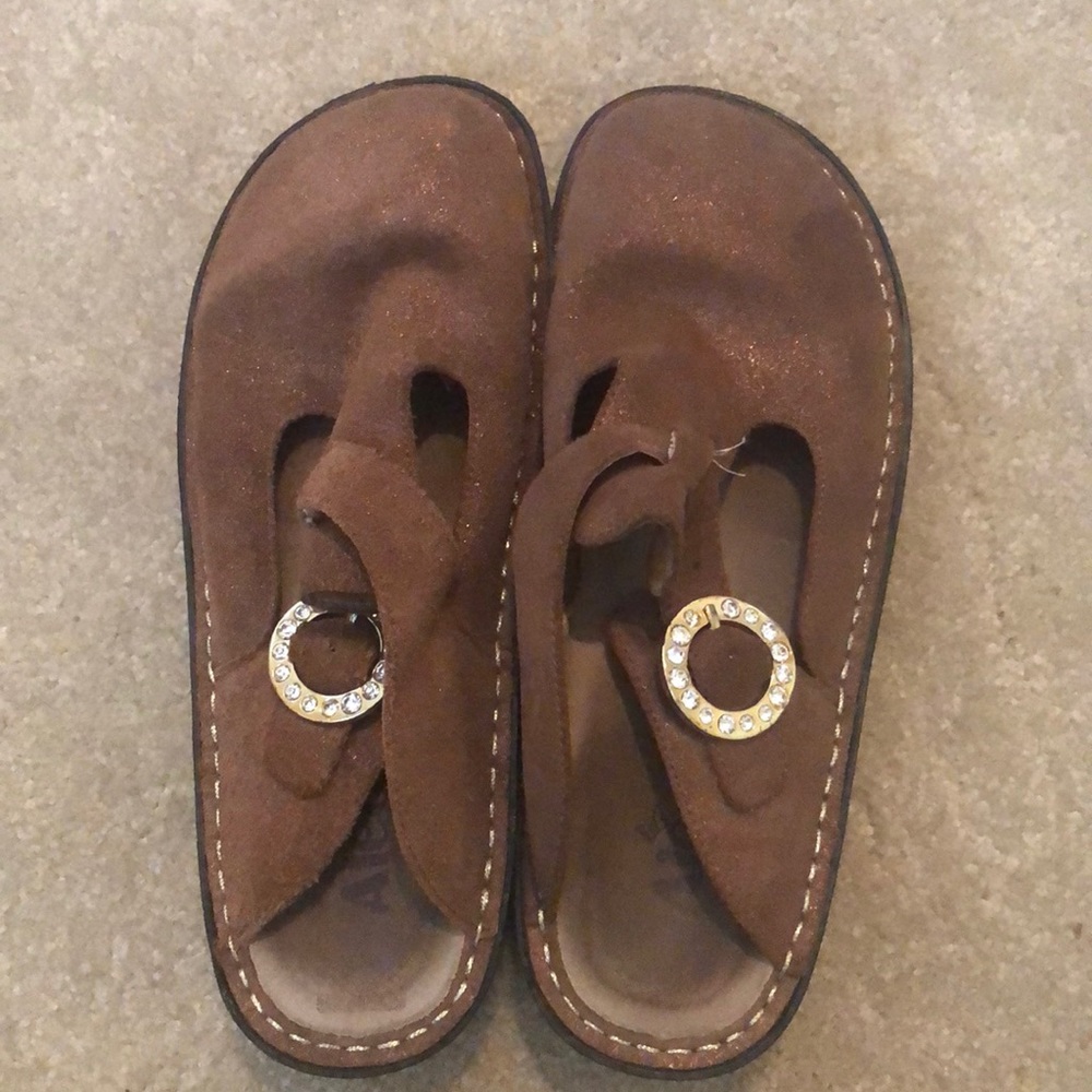 Algeria slip ons